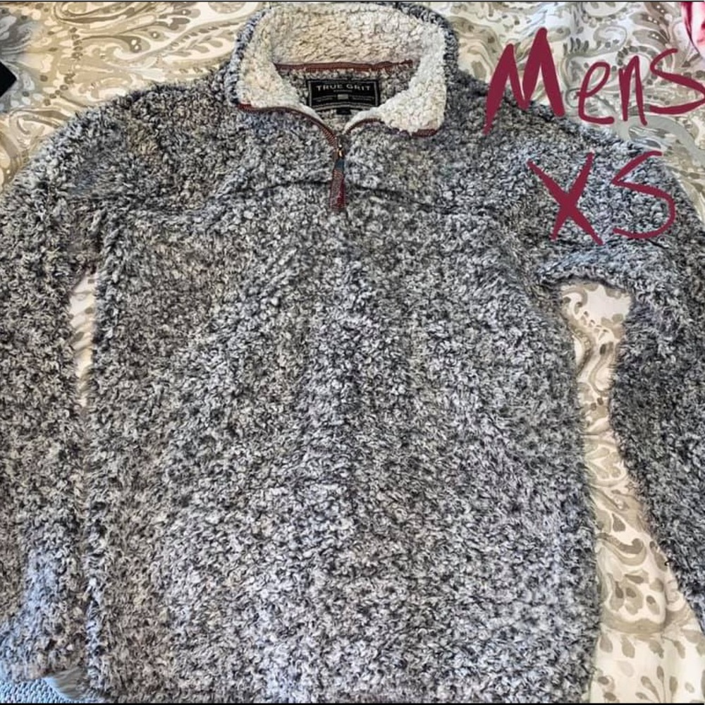 True grit pullover by Dylan